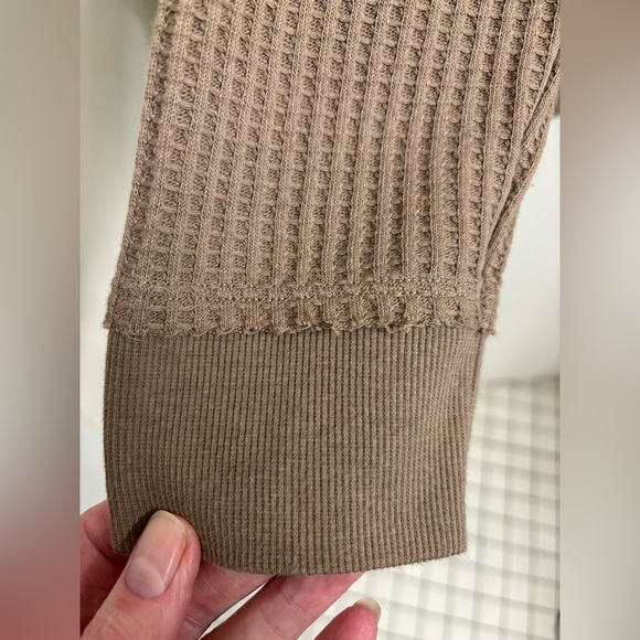 V neck pullover - Picture 8 of 14